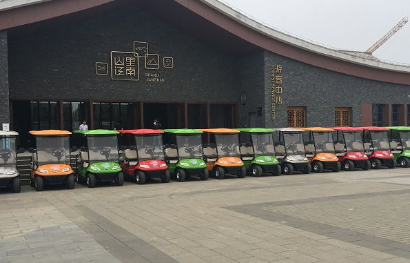 4座高爾夫球車